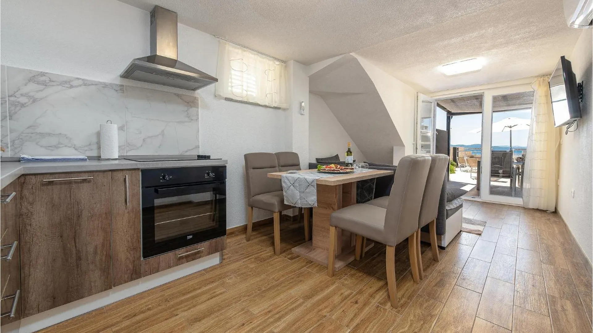 Lovely Apartment In Petrcane With Wifi