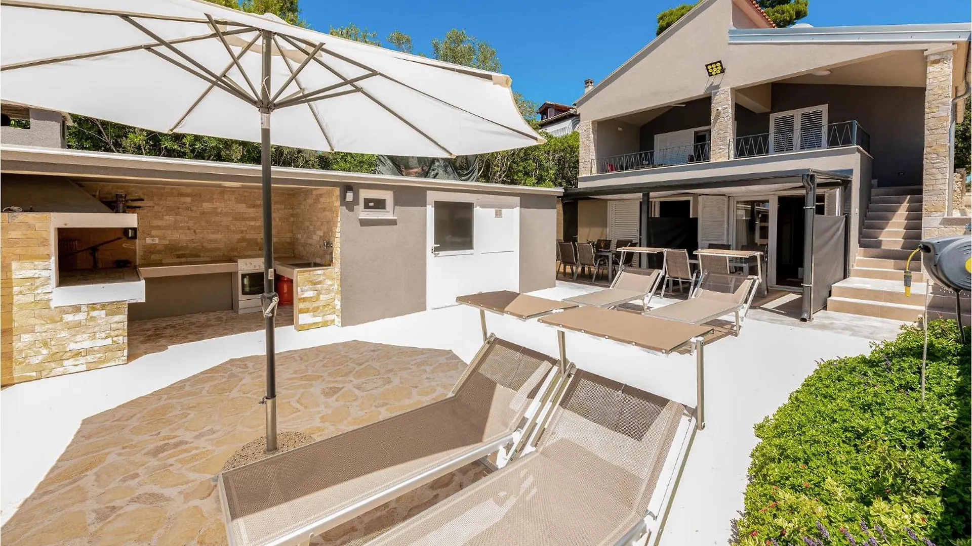 Lovely Apartment In Petrcane With Wifi Hırvatistan